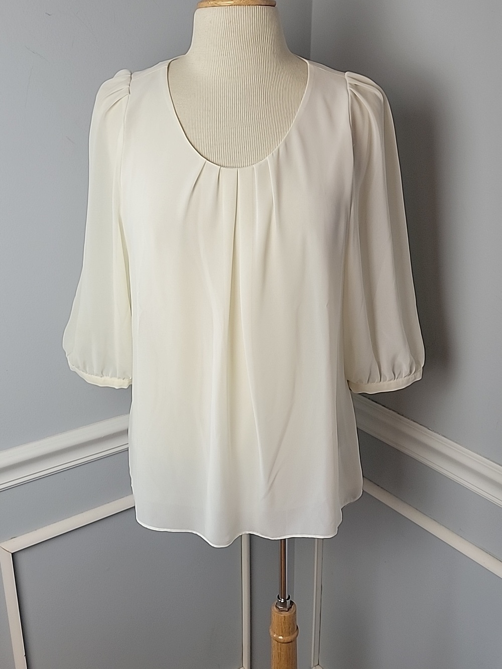 ANN TAYLOR Cream Ruched 3/4 Sheer Sleeve Scoop Neck Professional Career Blouse‎